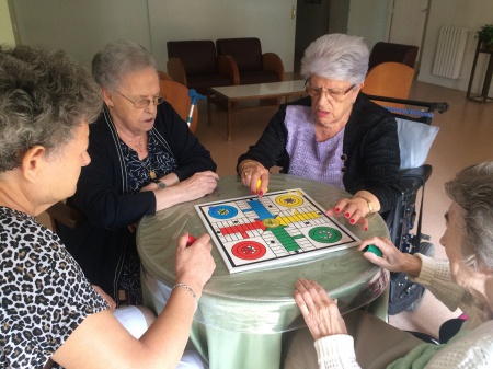 CAMPEONATO DE PARCHIS Y BOLOS