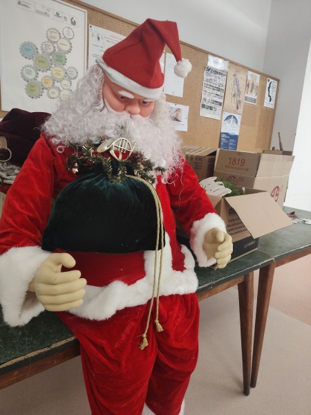 Papa Noel no quiere marcharse...! 